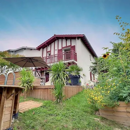 Maison Avec Jardin Et Piscine Holiday home Arbonne